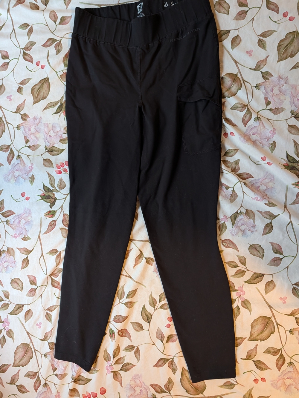 Women’s Black High-Rise Ankle Pants